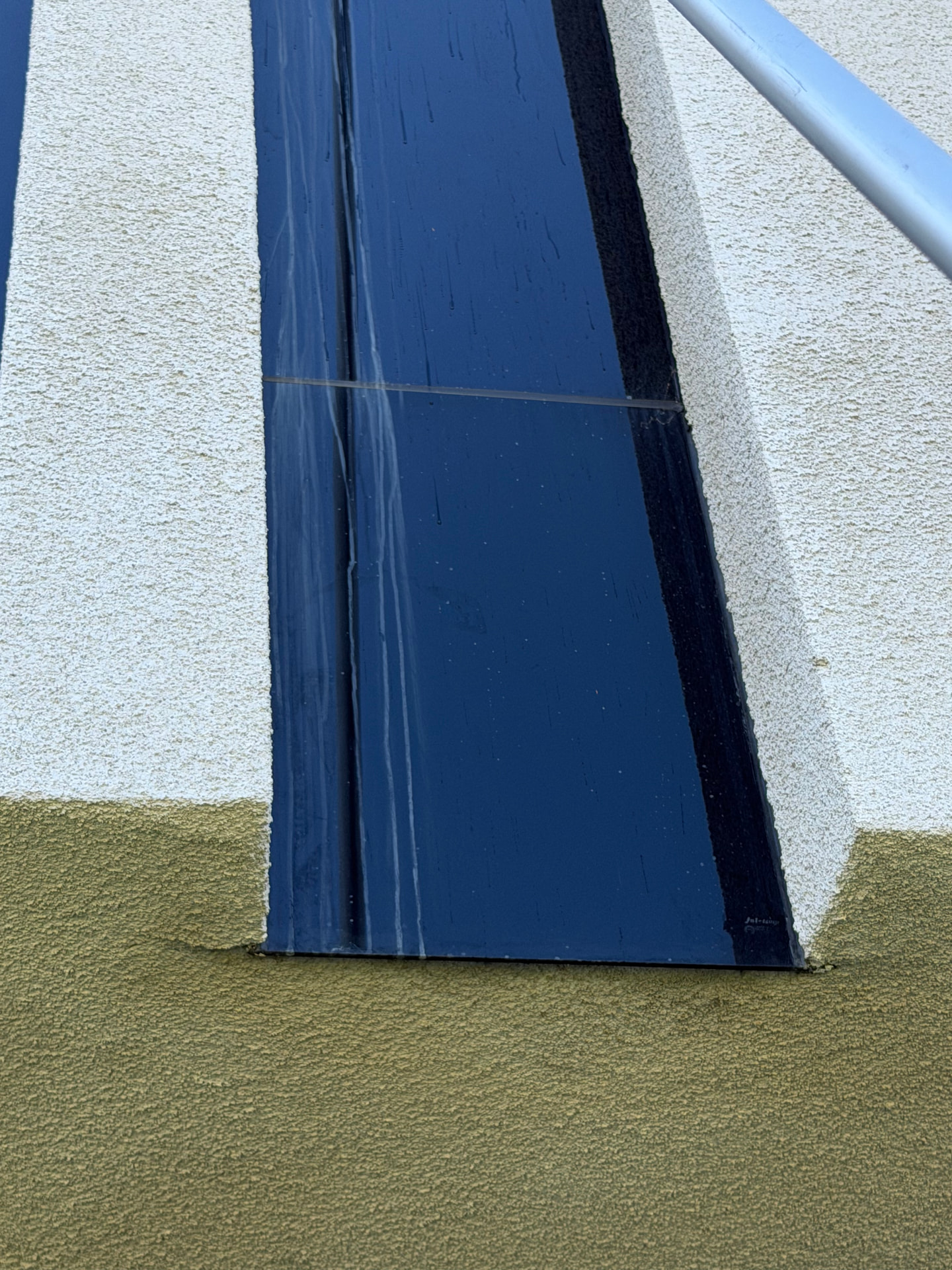 Second-story detail before cleaning